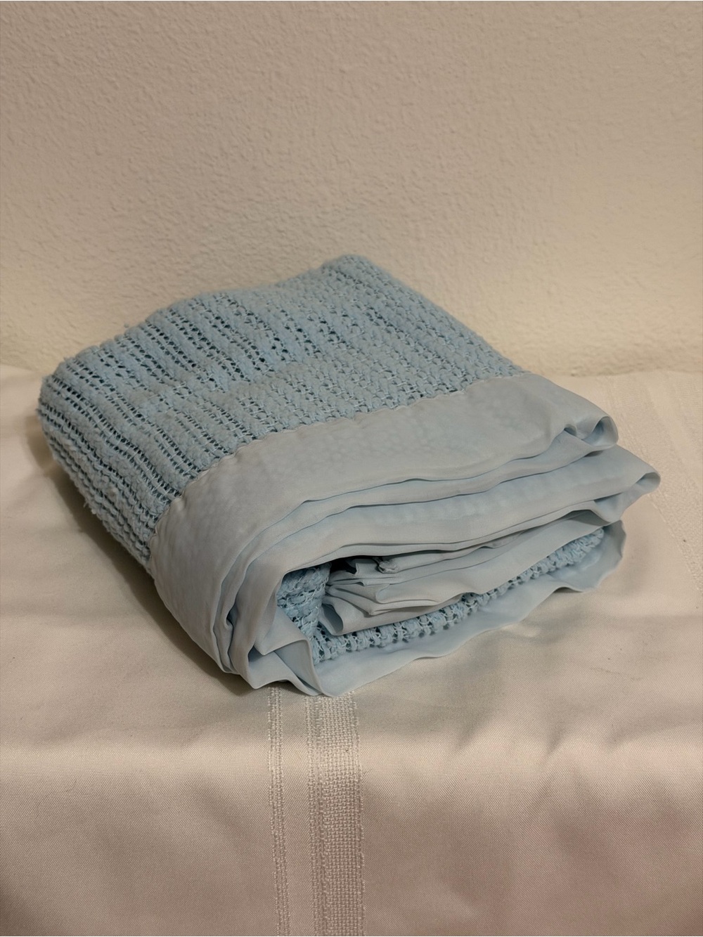 Carter's VTG Baby Blue Waffle Weave Satin Trim Edge Baby Blanket USA Acrylic